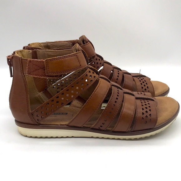 Clark’s Shoes - Clark’s Gladiator Brown Sandal-Soft Cushion Size 5